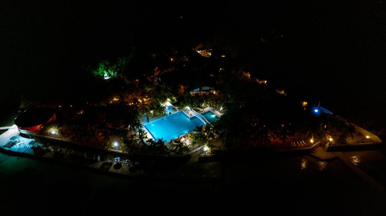 Hotel Cocoliso Island Resort Isla Grande  Dış mekan fotoğraf
